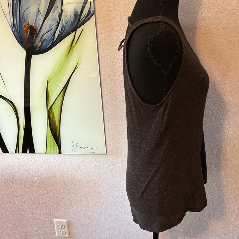 shirt size XS - Picture 3 of 5